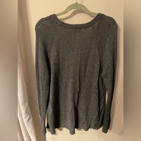 Women’s Loft Outlet sweater - Picture 3 of 5